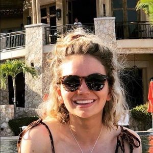 Meet your Posher, Madeleine